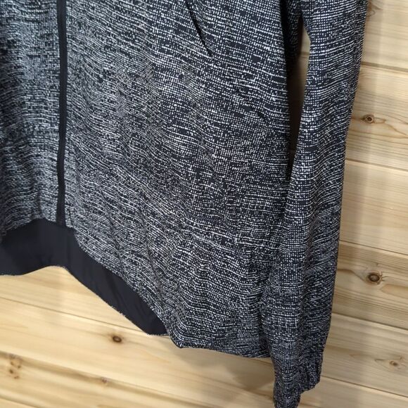 Lululemon Jacket Womens 12 Black Pack it Up Jacket Lightweight Spring Jacket - Picture 4 of 11